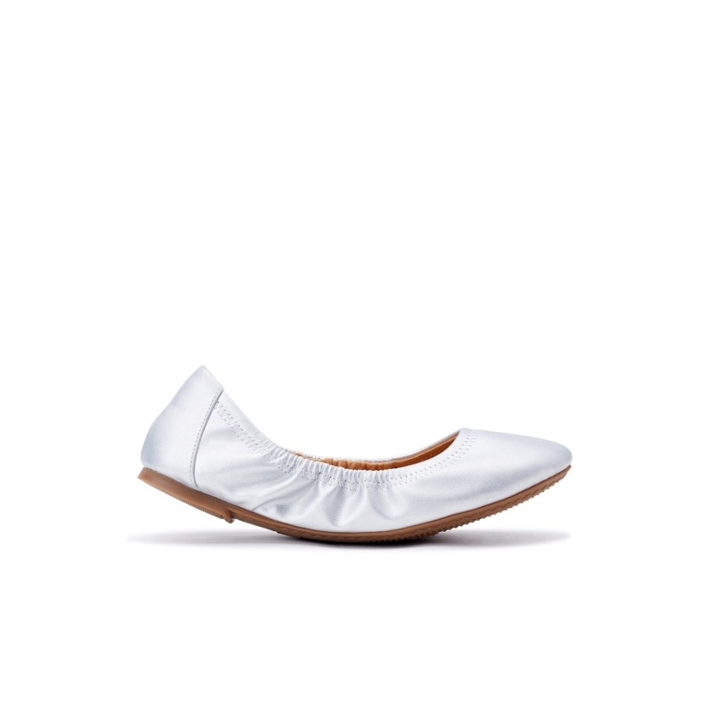 Time and Tru Women's Scrunch Ballet Flats color metalic